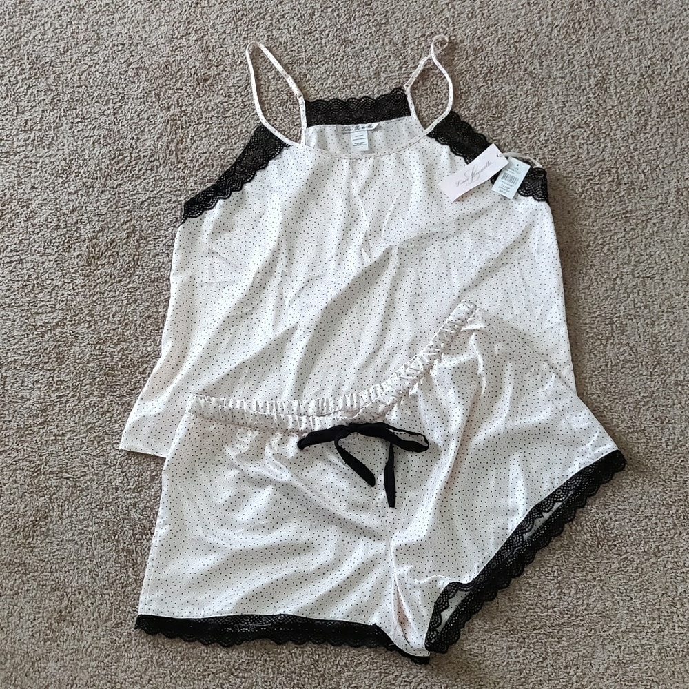 Linea Donatella | NWT Polkadot Lace Pajama Set